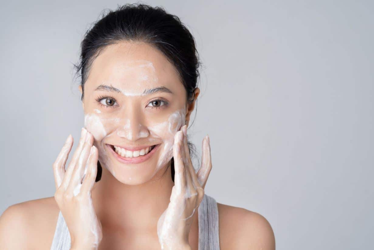 Doble limpieza facial: qué es y cómo realizarla
